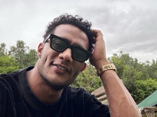 شاهد .. ظهور نادر لوالدة محمد رمضان ومكالمة مؤثرة جمعتهما - بالفيديو