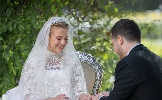 شاهد .. رجل أعمال مهم وهذا فارق العمر بينهما.. معلومات عن زوج الأميرة عائشة بنت فيصل