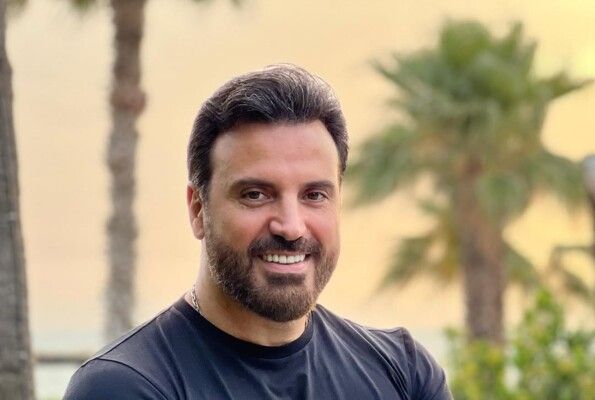 شاهد .. خليل أبو عبيد يُعطي رأيه بالشامي وببرامج المواهب