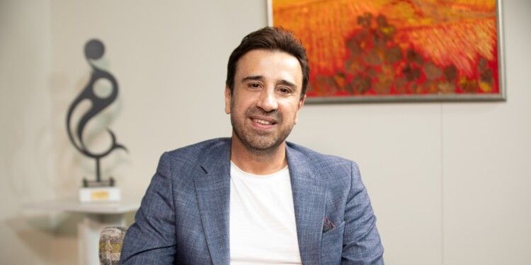 شاهد .. عماد بو حمد: "The Researcher ليس مجرد برنامج.. وهذا رأيي بـ ريكاردو كرم ورابعة الزيات وهشام حداد