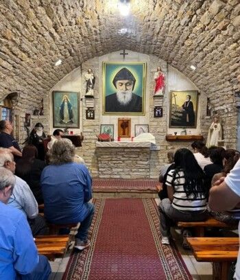 شاهد .. الصور الأخيرة لـ نهاد الشامي في توديعها قبل دفنها