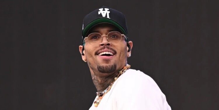 شاهد .. الشرطة البريطانية توقف كريس براون بهذه التهمة