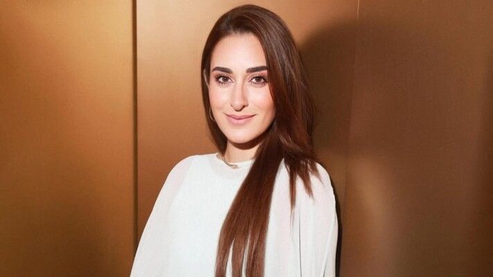 شاهد .. أمينة خليل تضج أنوثة بفستان خيالي من توقيع رامي قاضي في مهرجان كان