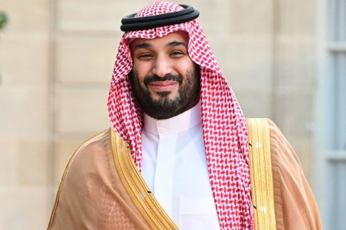 لماذا يرفض الأمير محمد بن سلمان تناول الطعام أمام عدسات الكاميرا.. شاهد فيديو جديد يكشف أسرار خاصة من حياة أقوى شخصية عربية