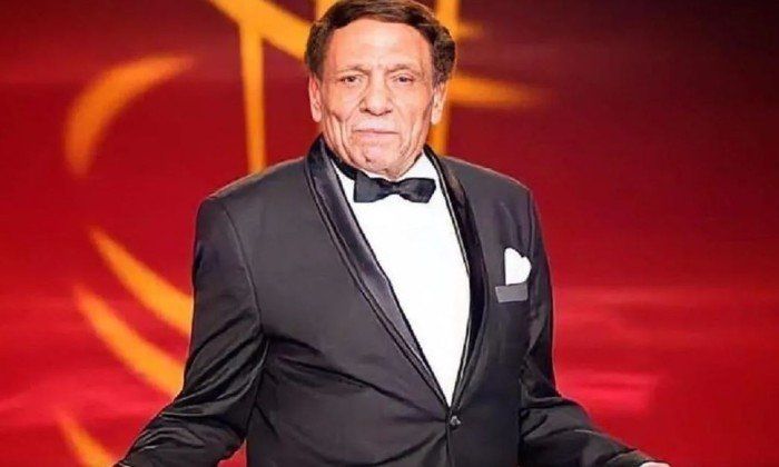 الزعيم عادل إمام يحتفل بعيد ميلاده الـ85.. مسيرة حافلة من الكوميديا والنقد الهادف
