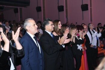 شاهد .. كارول سماحة تستعد لـ "كلّو مسموح" في مهرجانات بيت الدين.. ووزير الإعلام بول مرقص ومنى الشاذلي ووفاء الكيلاني يدعمونهت