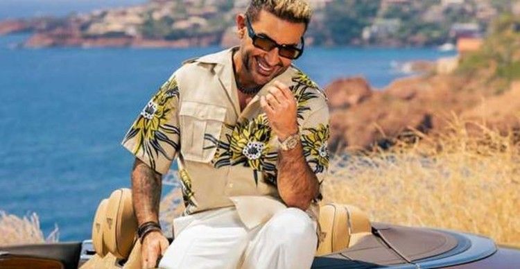 شاهد .. أحمد سعد يحيي أولى حفلاته في أستراليا ويرفع العلم المصري على المسرح - بالفيديو