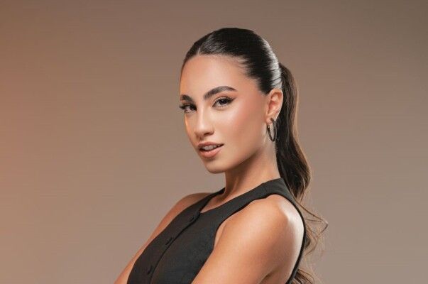 شاهد .. لين حايك تحمّس محبيها .. وباقة من الاعمال الجديدة - بالفيديو