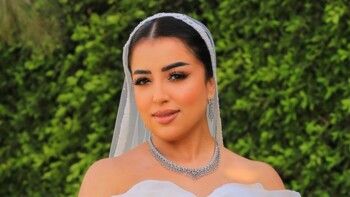 شاهد .. ممثلة مصرية تدخل القفص الذهبي وتختار هذا البلد لقضاء شهر العسل - بالصور