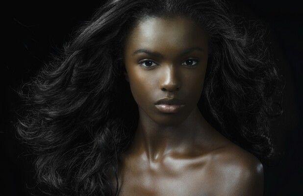 شاهد .. ليومي أندرسون تخرق القواعد الصارمة الجديدة في مهرجان كان