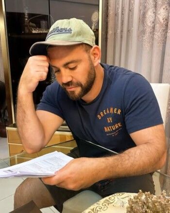 شاهد .. هل تخلّى إيوان عن الغناء؟..اليكم التفاصيل-بالصورة