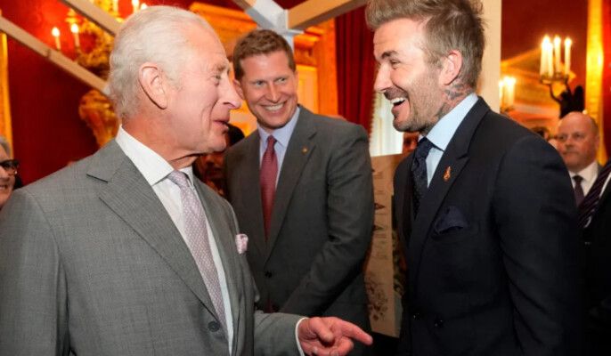 شاهد .. ديفيد بيكهام يتلقى هدية مميزة من الملك تشارلز بمناسبة يوم ميلاده