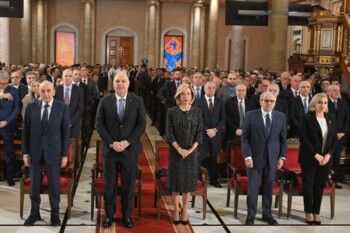 شاهد .. ليست أول مرة .. إليكم إطلالات السيدة الأولى نعمت عون بتوقيع إيلي صعب