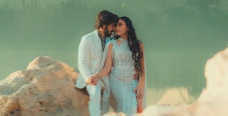 شاهد .. خطوبة إبن غسان مسعود على شابة مصرية.. وصور أمام الأهرامات