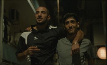 شاهد .. فيلم "إلى عالم مجهول" مستوحى من قصة حقيقية ونال أكثر من 20 جائزة