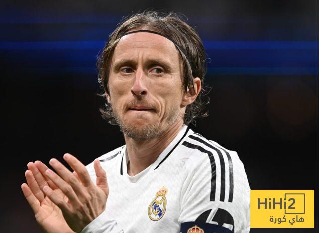 لوكا مودريتش سيلتحق بنجوم برشلونة الشهر القادم