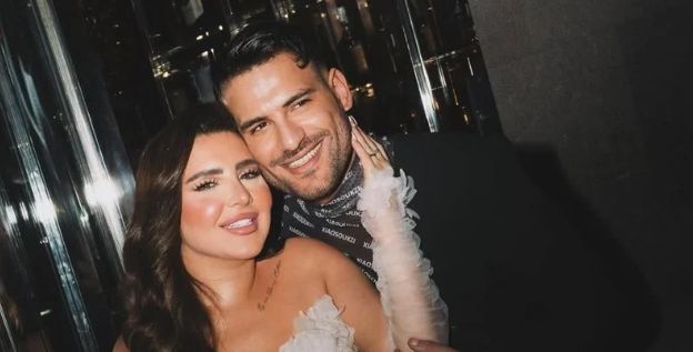 شاهد .. أول تعليق من مسلم بعد حملات التشهير بزوجته