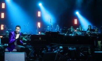 شاهد .. بالتعاون مع أوركسترا قطر الفيلهارمونية ..عمر الرحباني يشعل أجواء الدوحة تحت عنوان "لبنانيات"