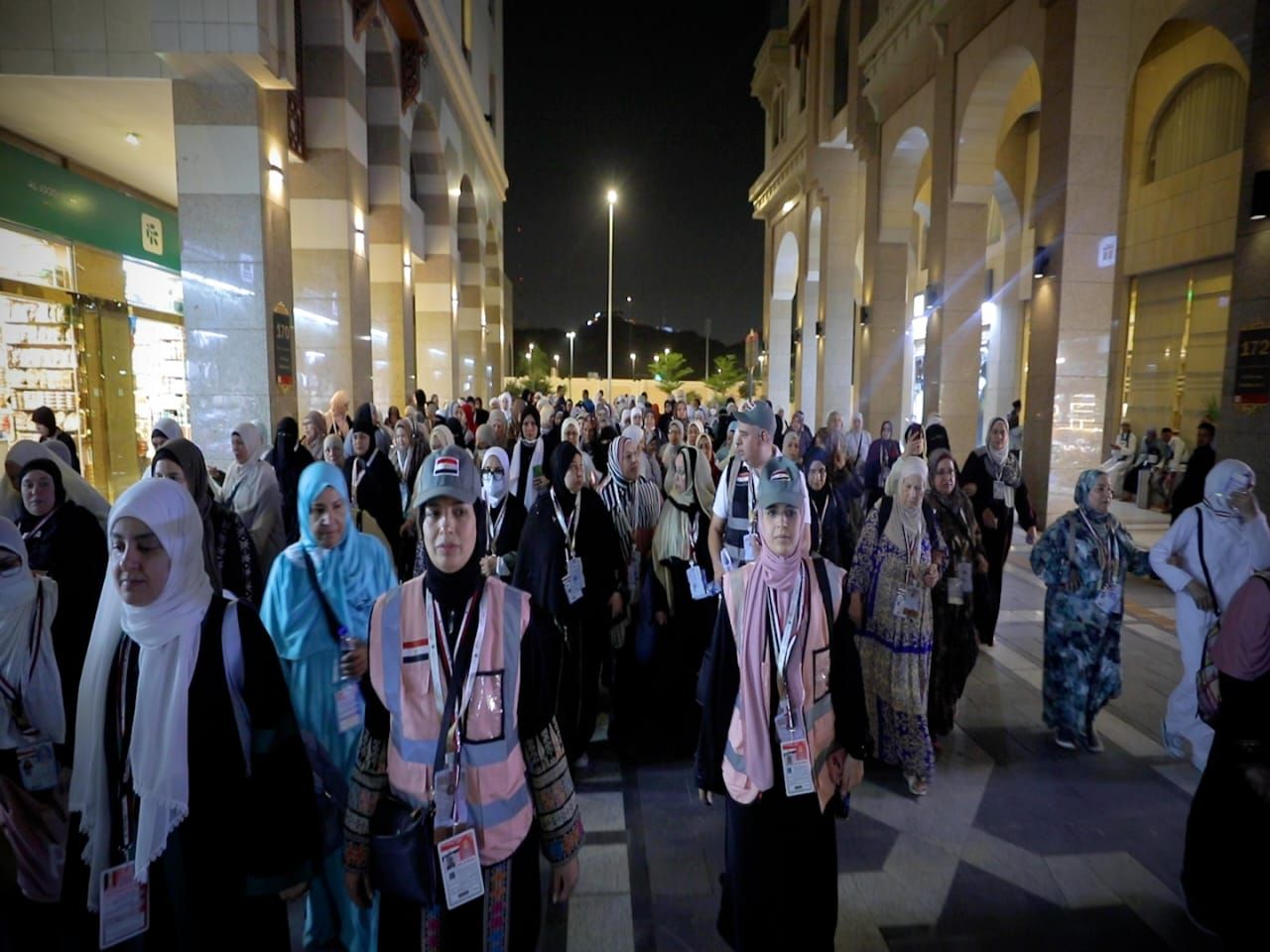 من الروضة إلى البقيع.. بعثة الحج المصرية تسير بالحجاج فى دروب النور