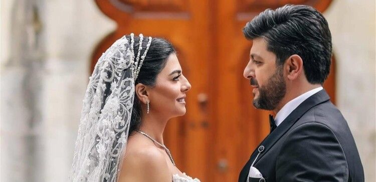 شاهد .. طوني عيسى وأمونة عيد يحتفلان بذكرى زواجهما الرابعة في أجواء رومانسية