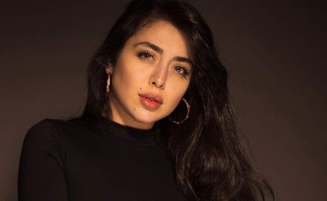 شاهد .. هيا مرعشلي تضج أنوثة وجمال بإطلالتها الخيالية من روما