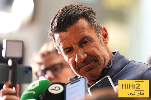 فيغو يشتبك مع جماهير برشلونة في لشبونة والسبب…؟!