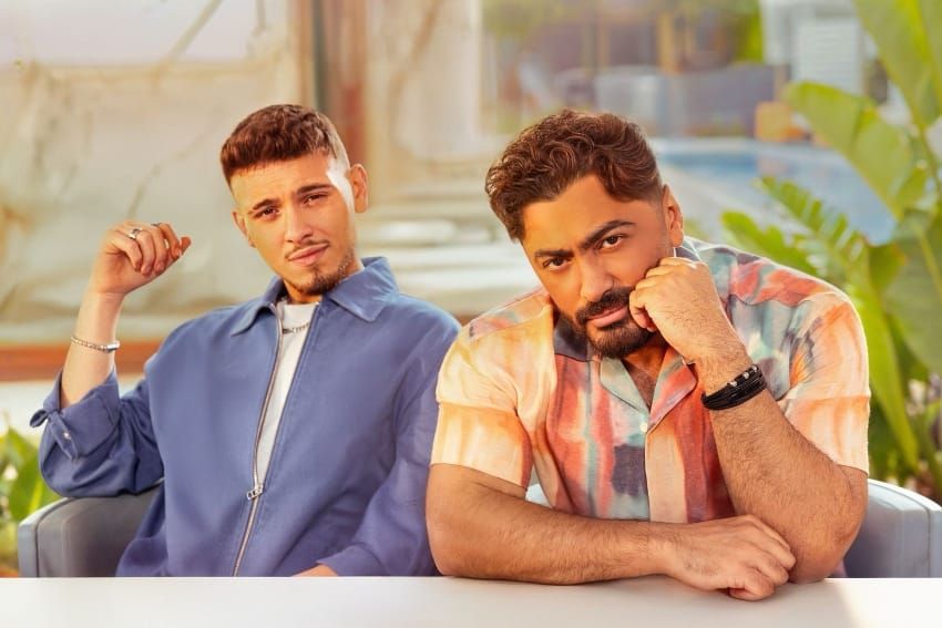 ديو فنيّ صيفيّ يجمع بين نجمَين عربيَّين.. الشامي وتامر حسني يُفرجان عن “ملكة جمال الكون”
