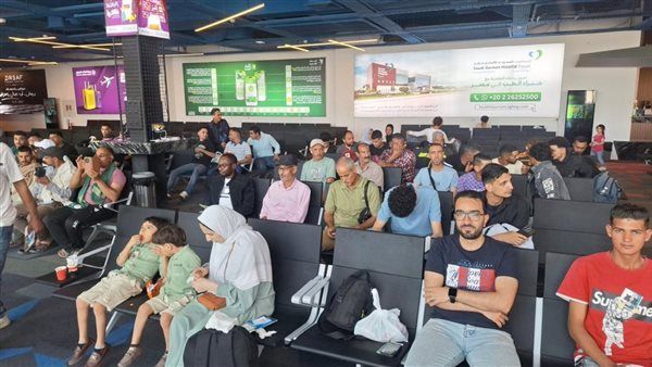 مصر تعيد ۷۱ مواطنا مصريًا من ليبيا