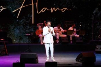 شاهد .. راغب علامة يتألّق في دار الأوبرا السلطانية ويُكرَّم على مسيرته الفنية