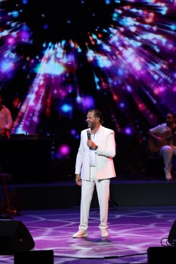 شاهد .. راغب علامة يتألّق في دار الأوبرا السلطانية ويُكرَّم على مسيرته الفنية