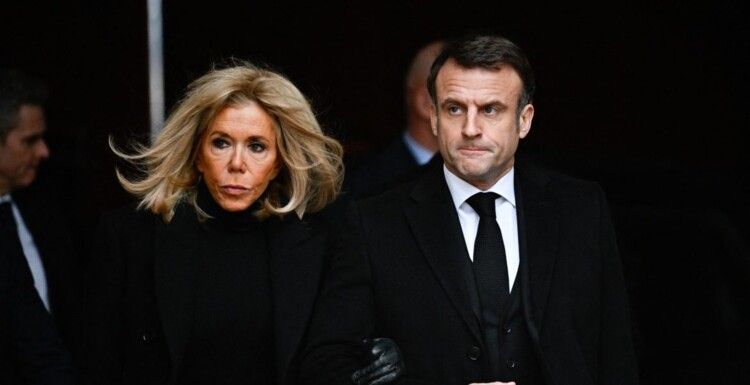 شاهد .. سيدة شهدت بالصدفة على لحظة صفعة ماكرون .. فيديو يظهر ردة فعلها