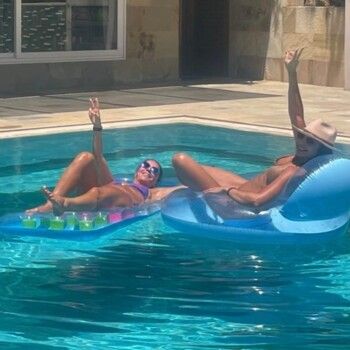 شاهد .. ريتا حايك تستمتع بأوقات صيفية رائعة بملابس السباحة