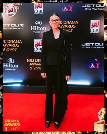 شاهد .. إبنة زوج كارول سماحة تعلّق على عودتها إلى المسرح بعد وفاة والدها