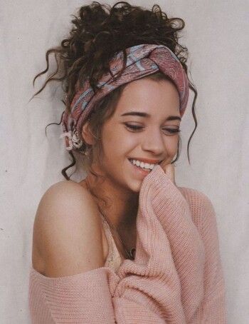 شاهد .. وشاح الشعر.. الأكسسوار الذي لا يغيب عن موضة الصيف