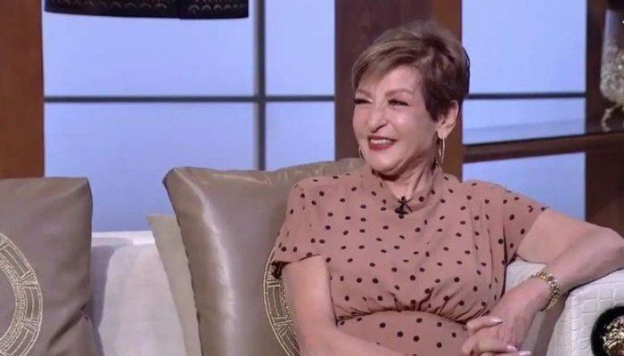 الفنانة ليلى عز العرب تبكي على الهواء: «أشتاق لزوجي.. وأتمنى أن يزورني في المنام»