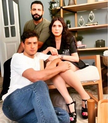 شاهد .. صور لأحمد الفيشاوي ودينا تحدث جدلا واسعا.. والمتابعون: "إيدك فين يا فنان"