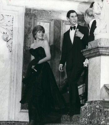 شاهد .. ما لم يعلن عن الفستان الأول .. إطلالة للأميرة ديانا سبقت فستان الإنتقام