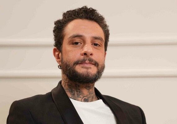 شاهد .. صور لأحمد الفيشاوي ودينا تحدث جدلا واسعا.. والمتابعون: "إيدك فين يا فنان"