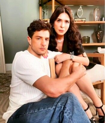 شاهد .. صور لأحمد الفيشاوي ودينا تحدث جدلا واسعا.. والمتابعون: "إيدك فين يا فنان"