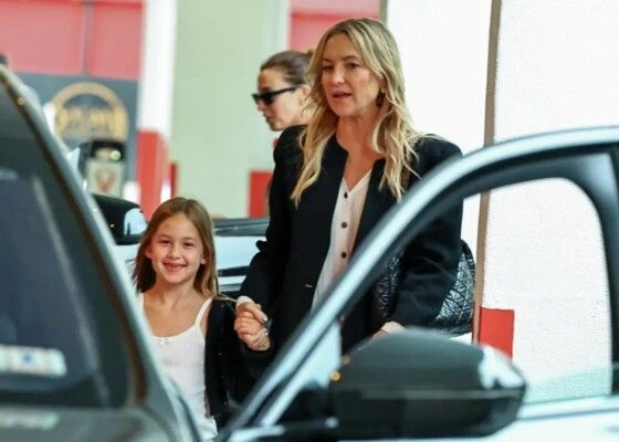 شاهد .. كيت هادسون وابنتها تلفتان الانظار خلال خروجهما سوياً