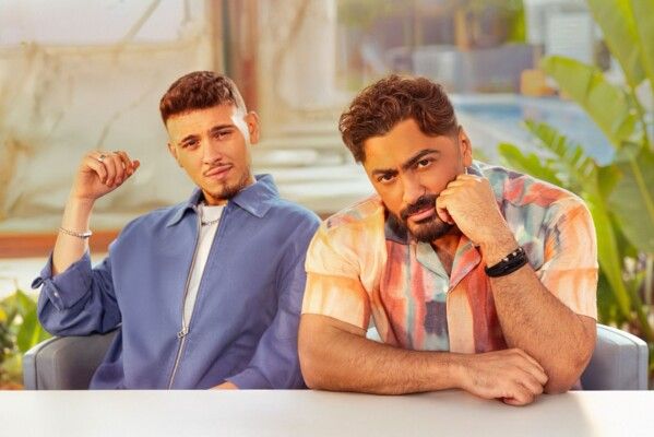 شاهد .. تامر حسني بتعليق لافت حول غنائه باللهجة السورية