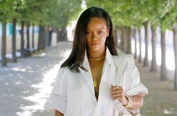 شاهد .. وفاة والد ريهانا في لوس أنجلوس.. ورحيله ينهي الخلاف بينهما