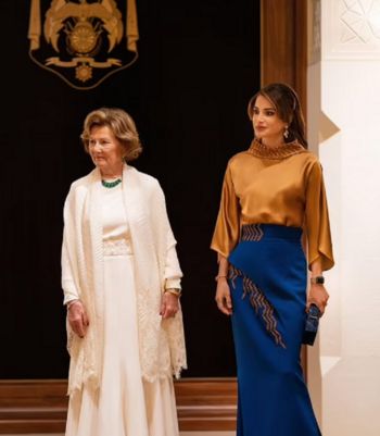 شاهد .. إطلالات الملكة رانيا.. مزيج مميز بين الموضة الغربية والهوية العربية