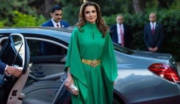 شاهد .. إطلالات الملكة رانيا.. مزيج مميز بين الموضة الغربية والهوية العربية