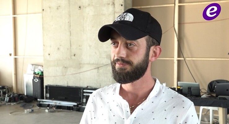 شاهد .. إيلي رموز يتحدث عن رسالة "المحامي" ويُضيف: "كلنا ولاد الله ورح نصير تراب"