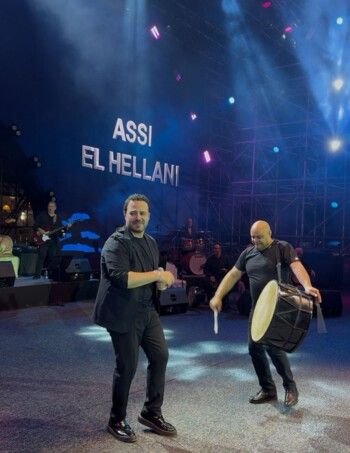 شاهد .. عاصي الحلاني يُشعل ليالي عمّان ويقدّم "الحق علينا" لأول مرة على المسرح