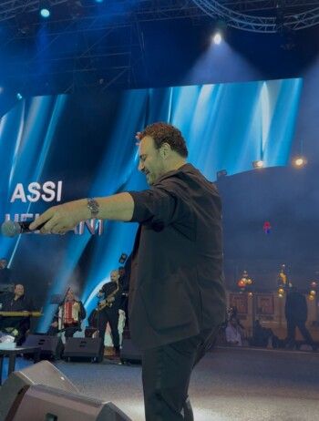 شاهد .. عاصي الحلاني يُشعل ليالي عمّان ويقدّم "الحق علينا" لأول مرة على المسرح