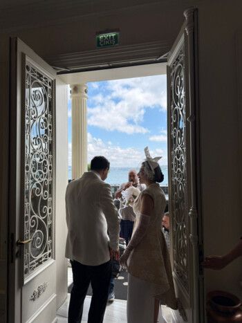 شاهد .. مصممة الأزياء نور فتح الله تحتفل بزفافها في اسطنبول وتختار إطلالة غير تقليدية