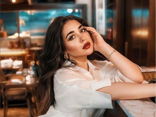 شاهد .. هيا مرعشلي تلفت الأنظار بعفويتها وجمالها في عيد ميلادها