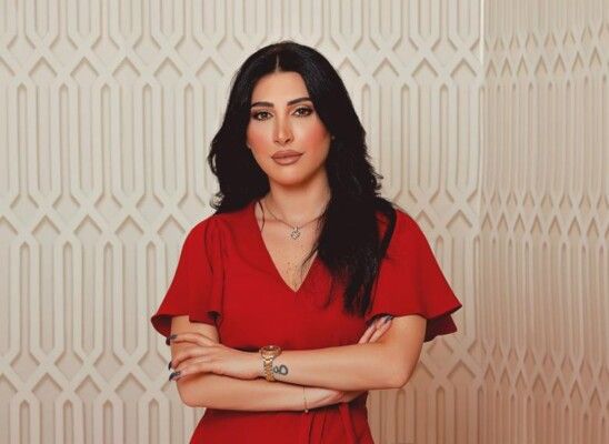 شاهد .. مصممة الأزياء نور فتح الله تحتفل بزفافها في اسطنبول وتختار إطلالة غير تقليدية